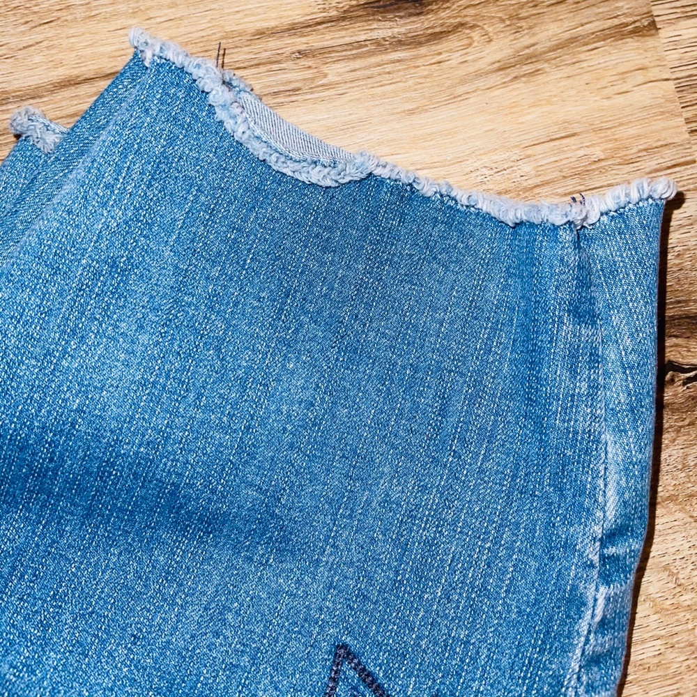 Light Wash Embezzled Jeans - Picture 2 of 3